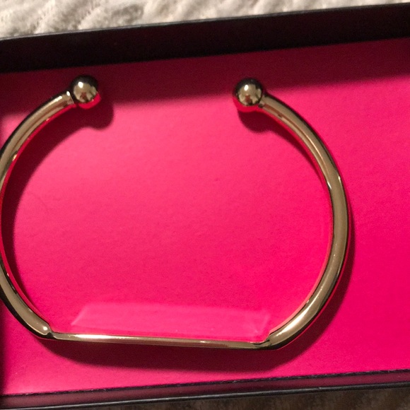 Lucky Me Bracelet NEW gold tone - Picture 3 of 3